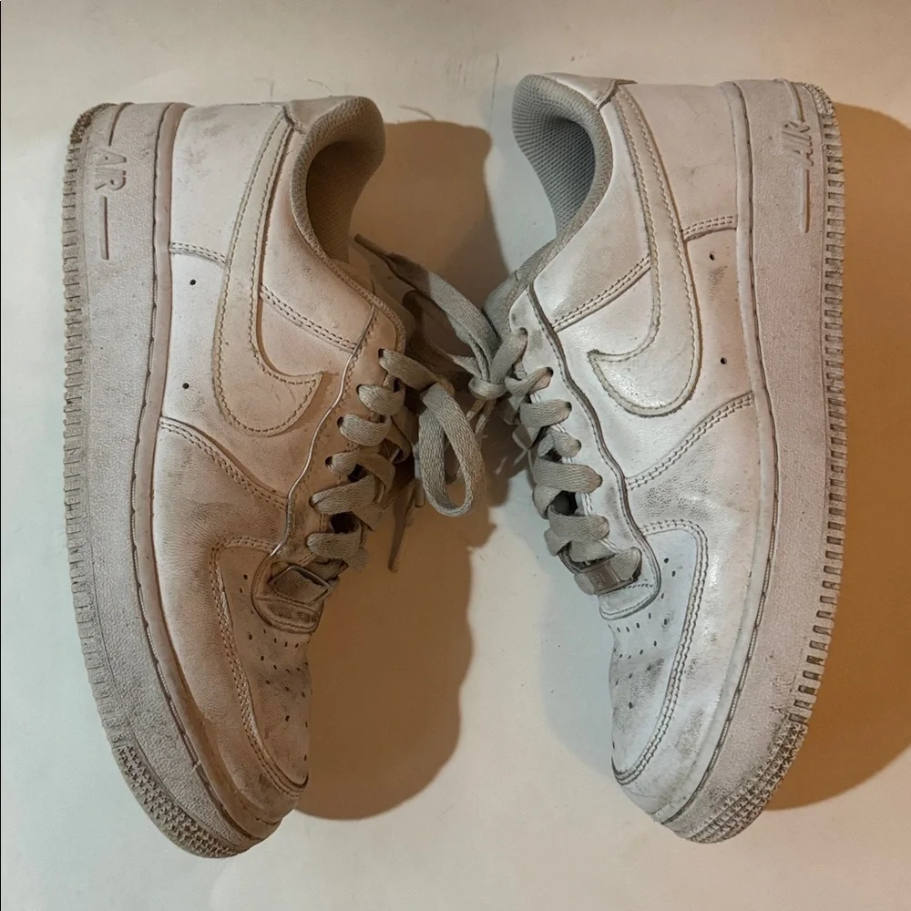 NIKE AIR FORCE 1 White Leather Sneakers Size 7.5 GUC DD8959-100 $115